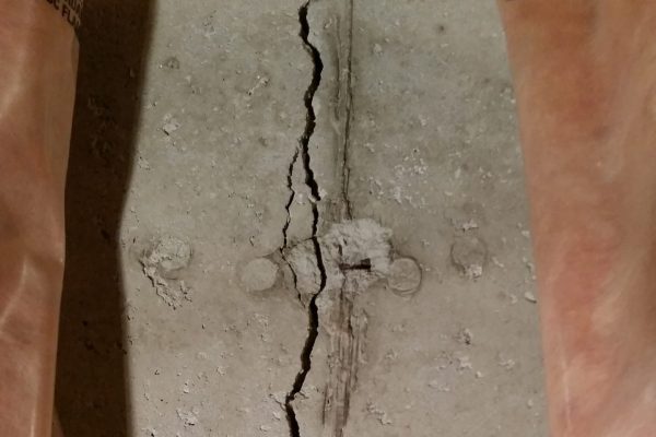 Wide foundation crack