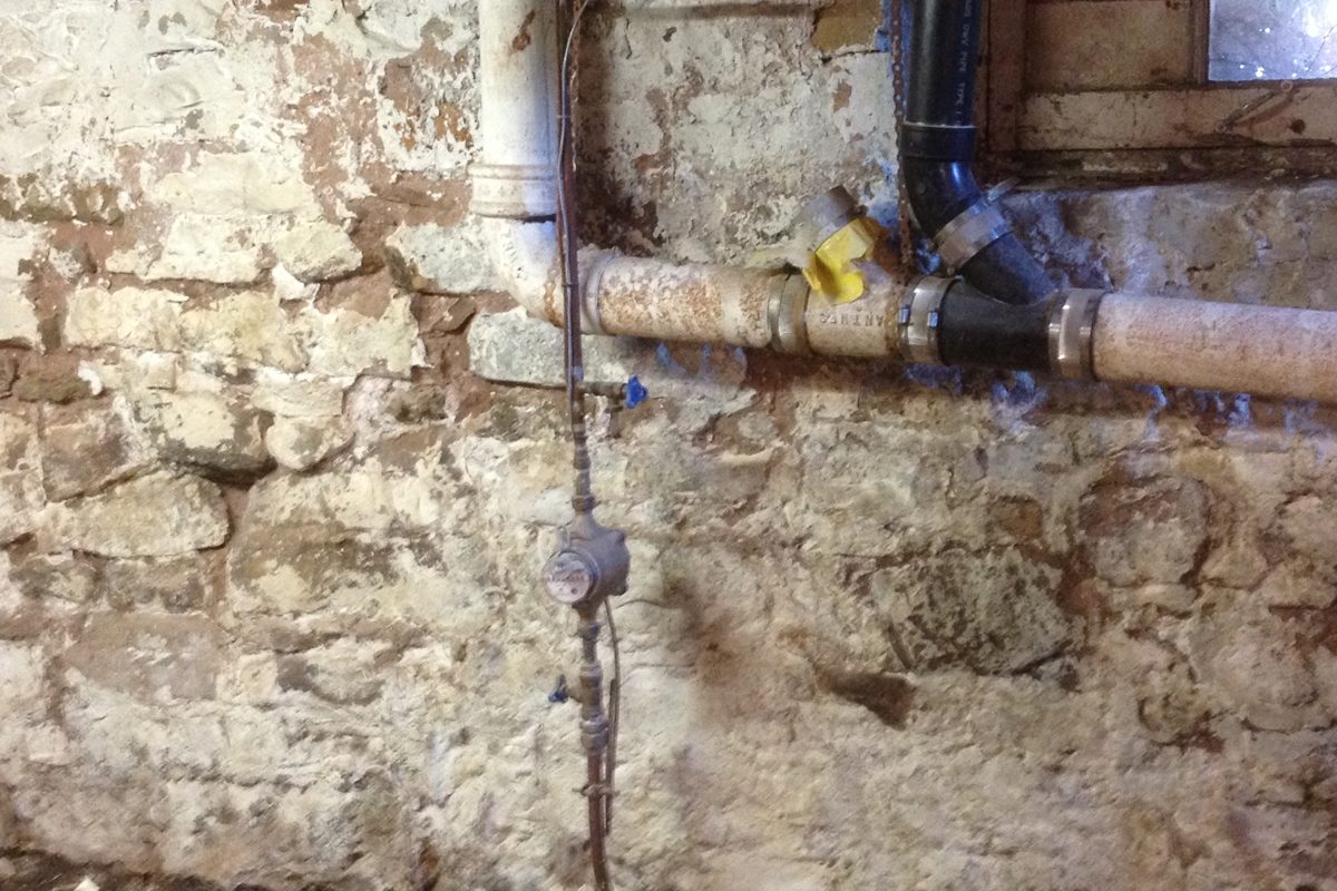 Cinder-block foundation waterproofing - Wet block basement repair